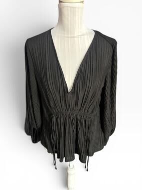Express Black V-Neck Blouse Size M